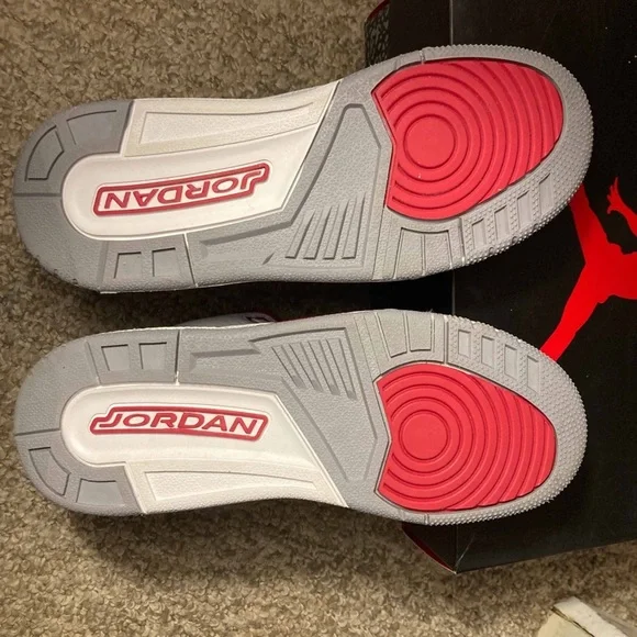 Worn only a handful of times!!! Jordan 3 ‘Cardinal Red’ - Picture 5 of 8